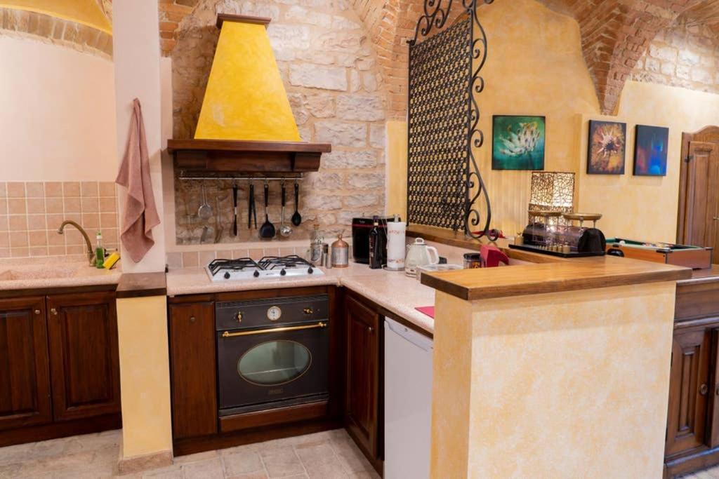 Another Brick In The Vault Spello Bagian luar foto