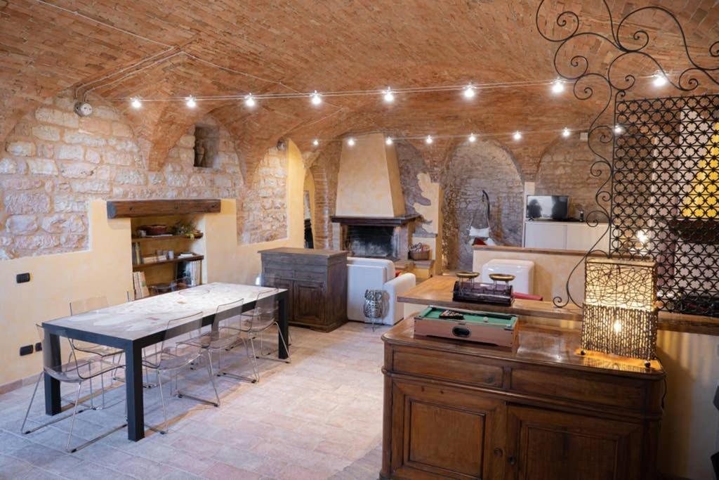 Another Brick In The Vault Spello Bagian luar foto